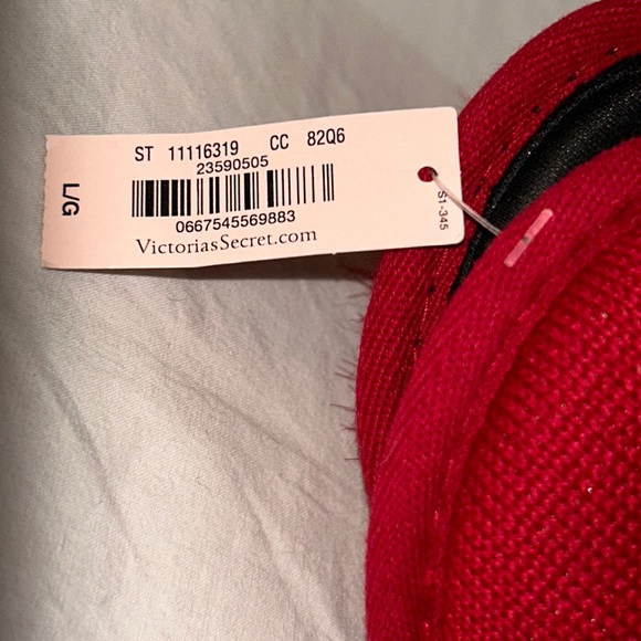 Victoria’s Secret Red Pom Pom Slippers Size Large (9-10)  NWT - Picture 2 of 5
